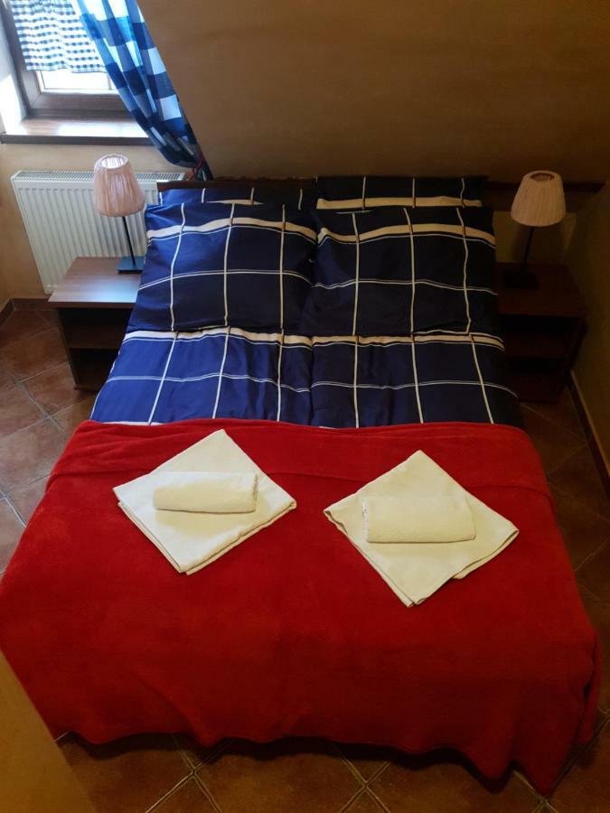 Hotel Malinowy Dwor Ruda Slaska Exteriér fotografie